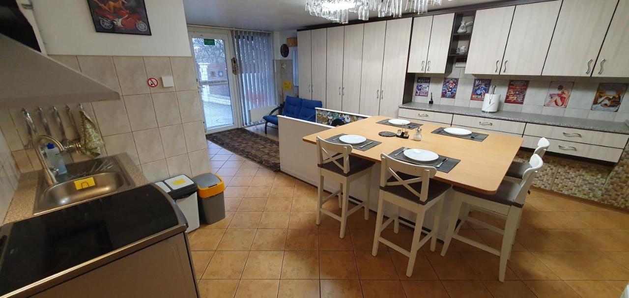 Aparthotel 4 ,, Cosy House Billiard " - Sauna & Parking Kaunas Ngoại thất bức ảnh